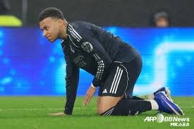 梅西跟前锋比进球、跟中场比助攻！还跟俱乐部比冠军！而且都赢！